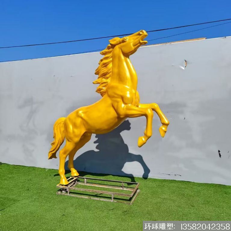 玻璃钢奔跑马金色喷漆 厂家定制奔马雕塑